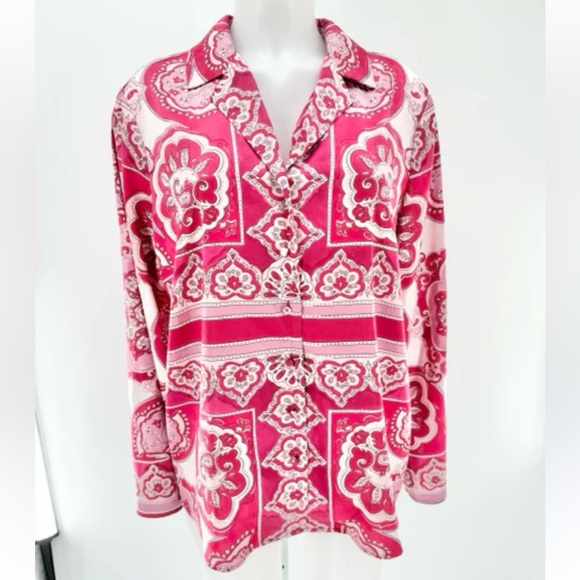 Cupcakes and Cashmere Silky Top - Picture 2 of 8